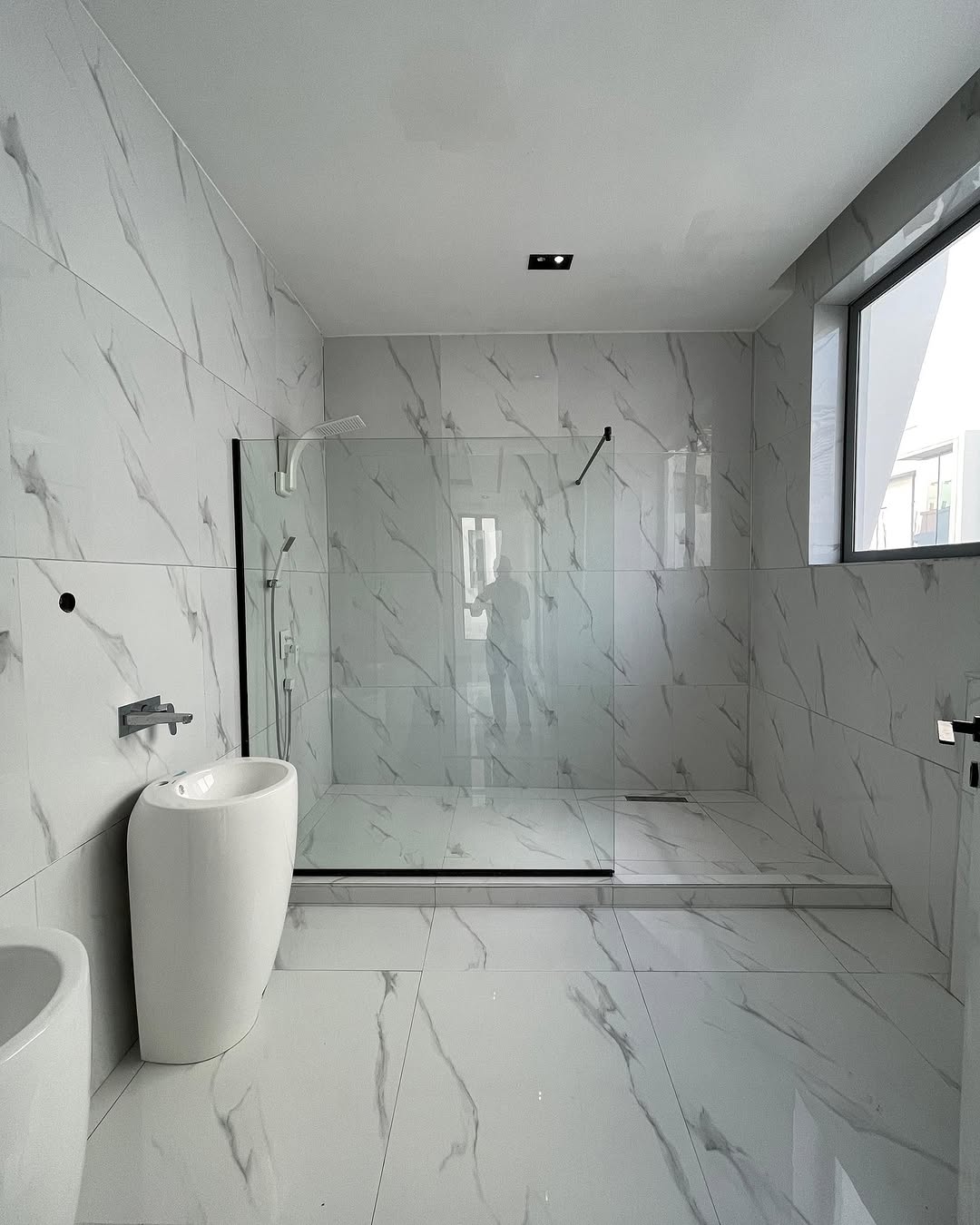 Osapa’s Ultimate Smart Estate: 5BR Haven with Cinema & Pool