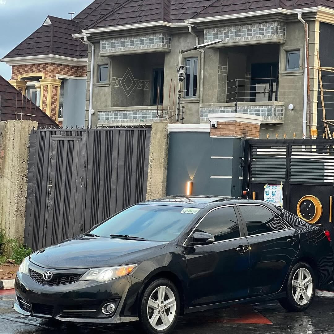 2012 Toyota Camry SE: Loaded & Luxe for #13M