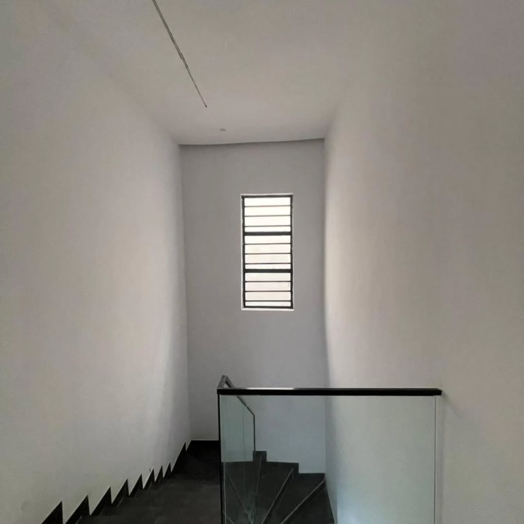 Lekki’s Ultimate 5-Bedroom Cinema & Pool Estate