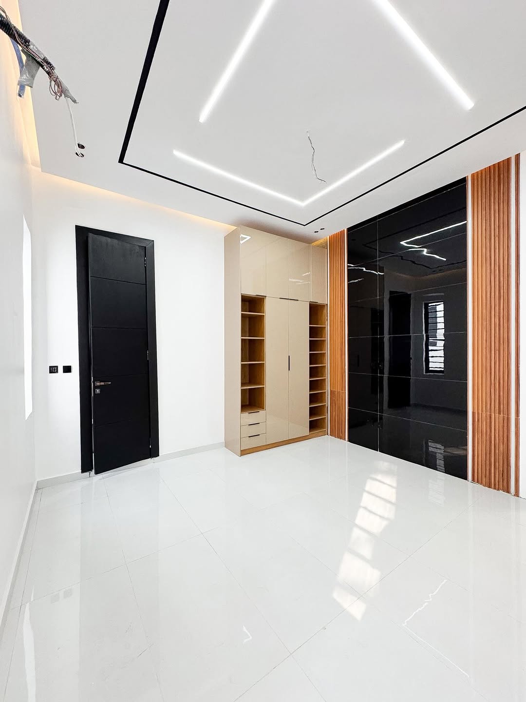 Lagos Oasis: 5-Bed Duplex with Pool & Gym