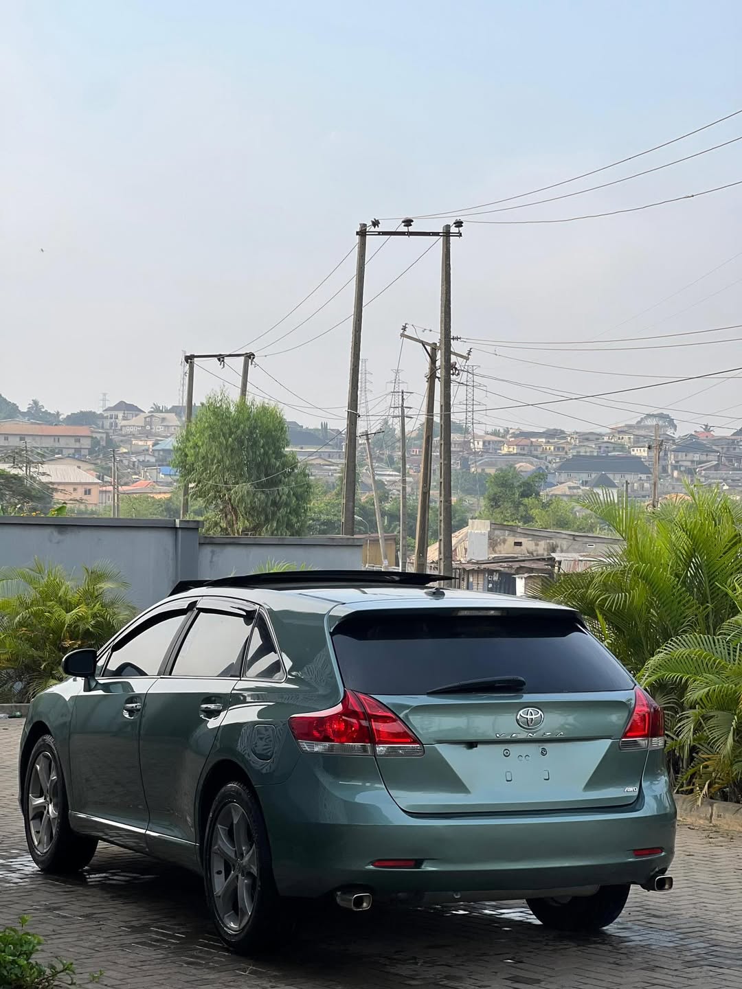 2022 Venza V6: Rare, Loaded & Ready