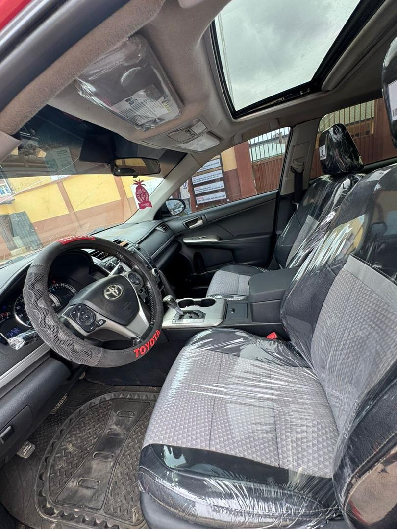 Like-New Camry SE: Untouched Luxury, Unbeatable Value