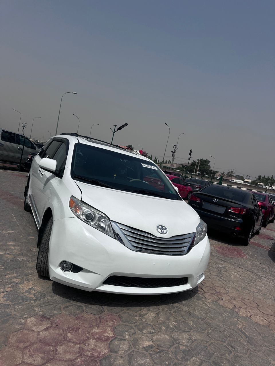 Reliable 2012 Sienna XLE: Family Luxury for ₦23.5M