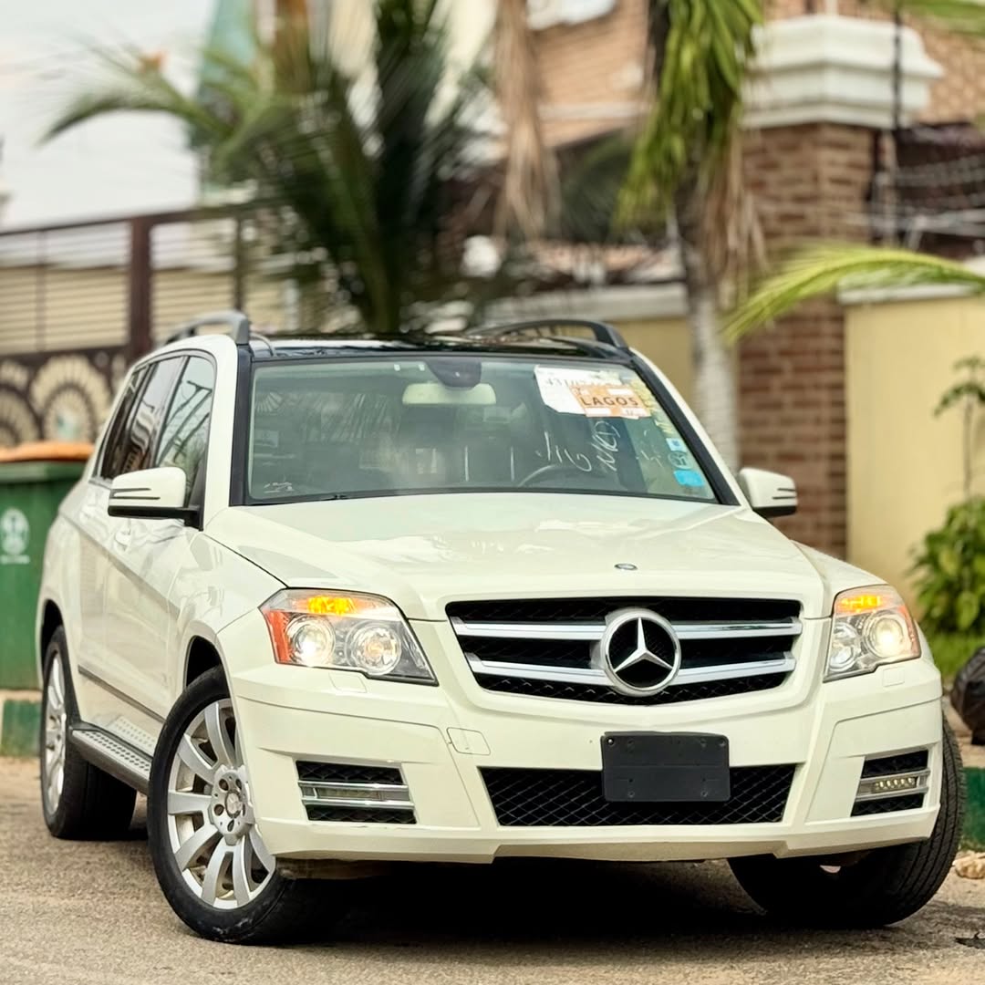 Luxury SUV: Smooth Drive, Ready to Own