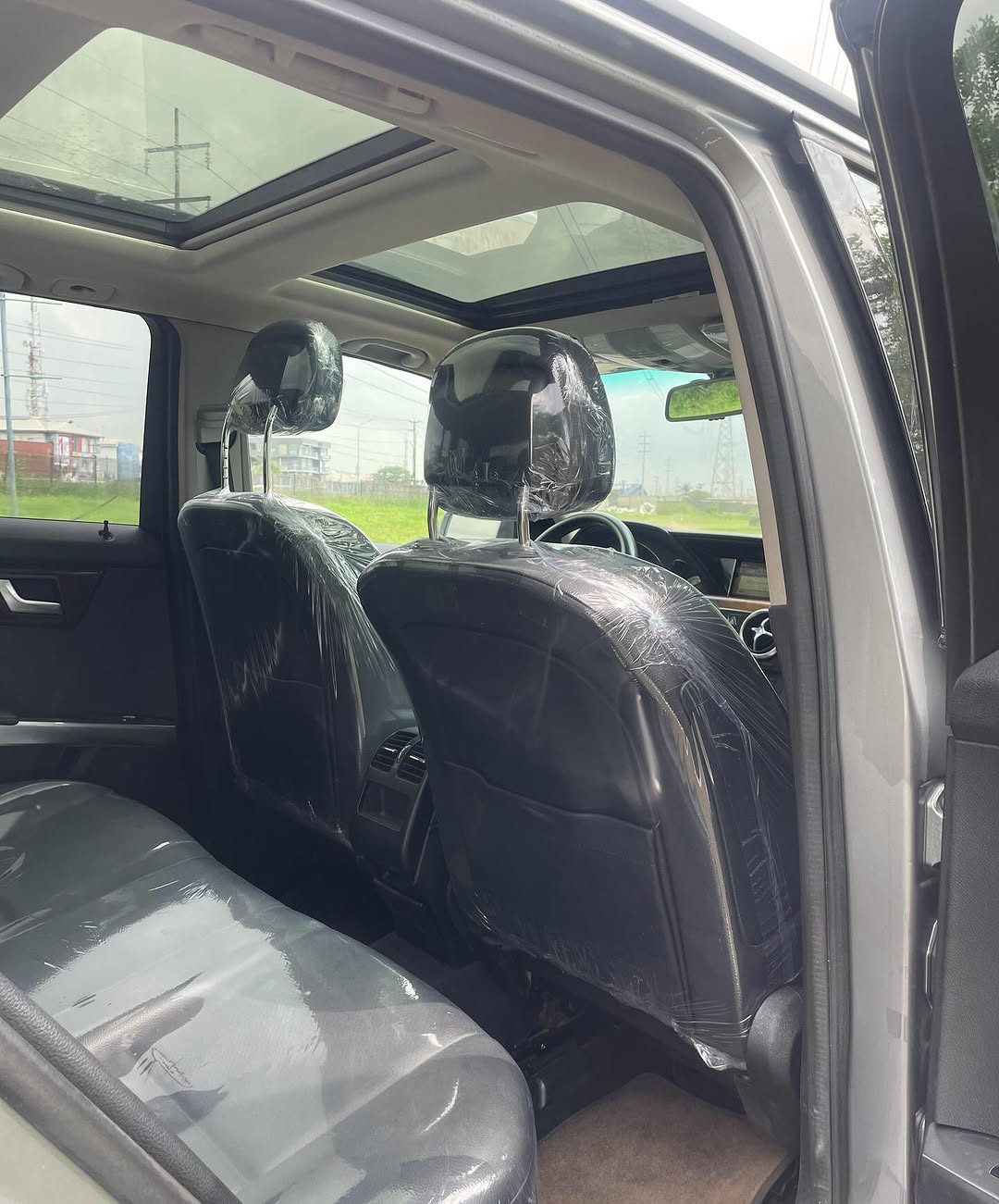 Luxury 2013 GLK350: Panoramic Sunroof & 4Matic