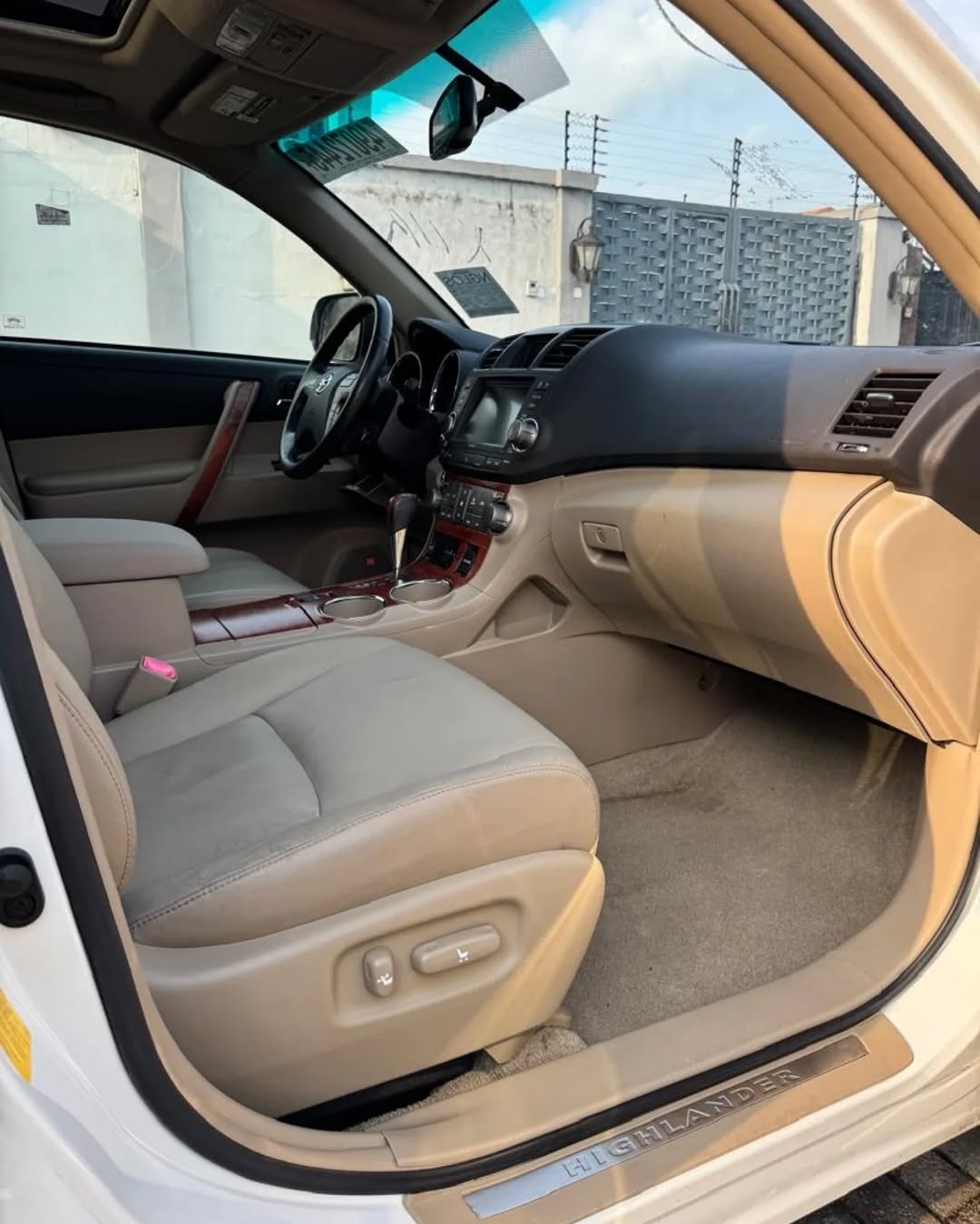 Powerful 7-Seater SUV: Luxury, Towing & Reliability