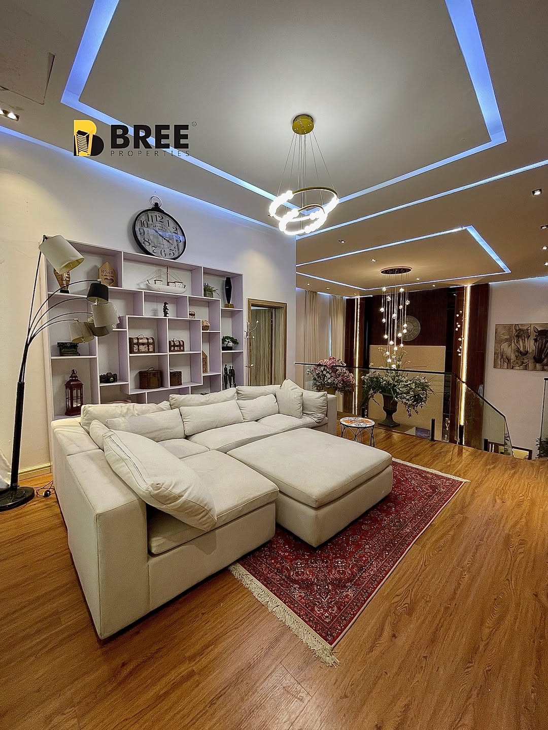 Opulent 5-Bed Haven with Pool & BQ in Osapa