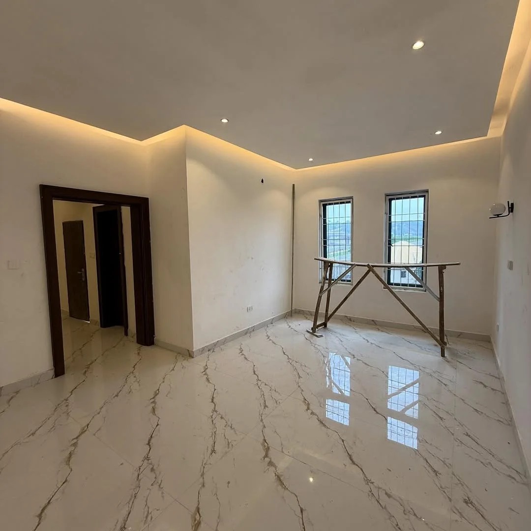 Exquisite 5-Bedroom Terrace Duplex with BQ in Garki