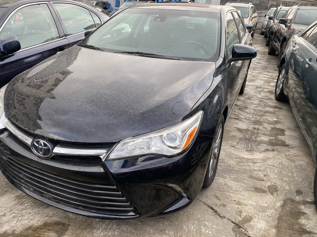 2015 Camry XLE V6: Black Leather, Thumb Start, 22M