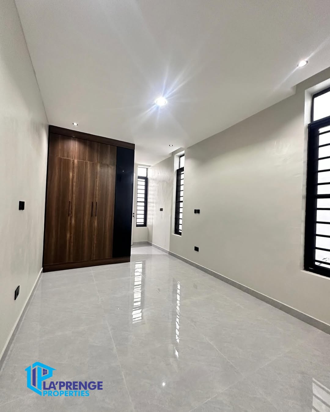 Lekki Luxury Estate with Private Cinema & Rooftop Lounge