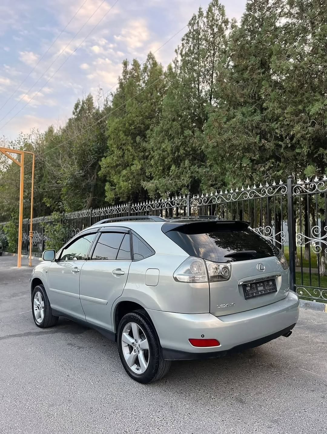 Timeless Lexus Luxury: Unbeatable 2003 RX 330