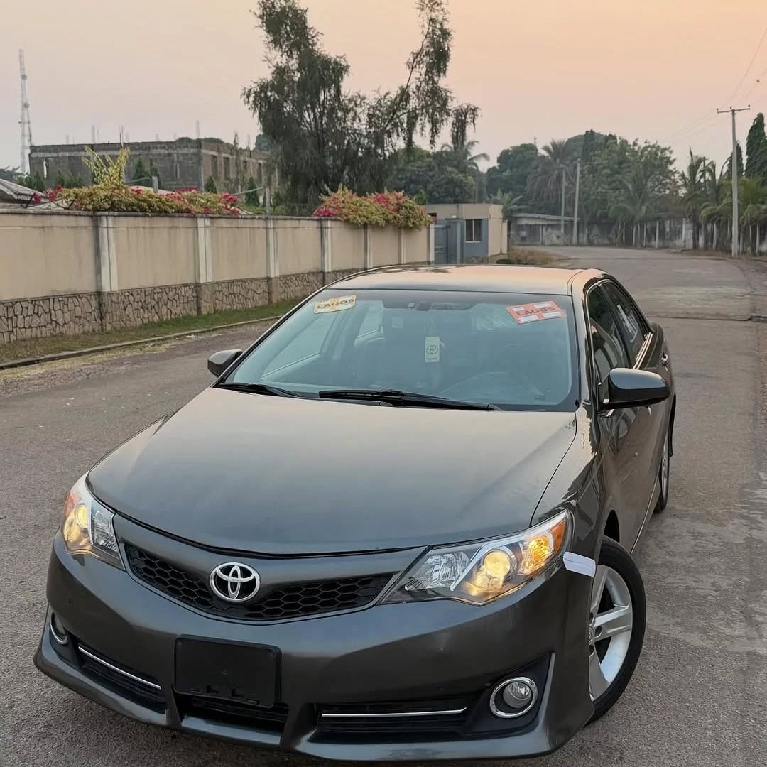 2013 Camry SE: Reliable Luxury, Just $12.8K