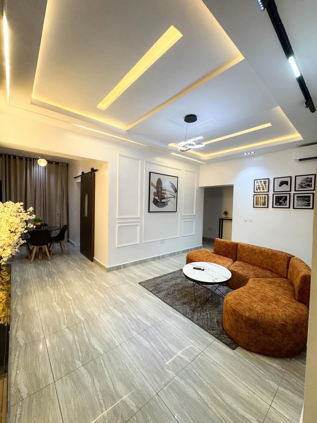 Jahi’s Premier 2BR Haven: Stay Connected, Stay Secure