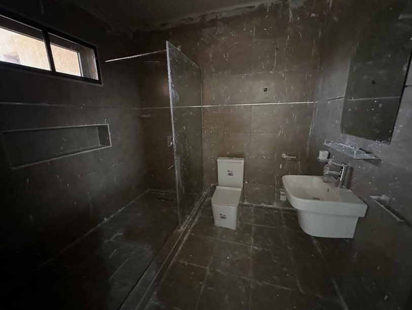 Exquisite 5-Bed Terrace Duplex with BQ in Lifecamp