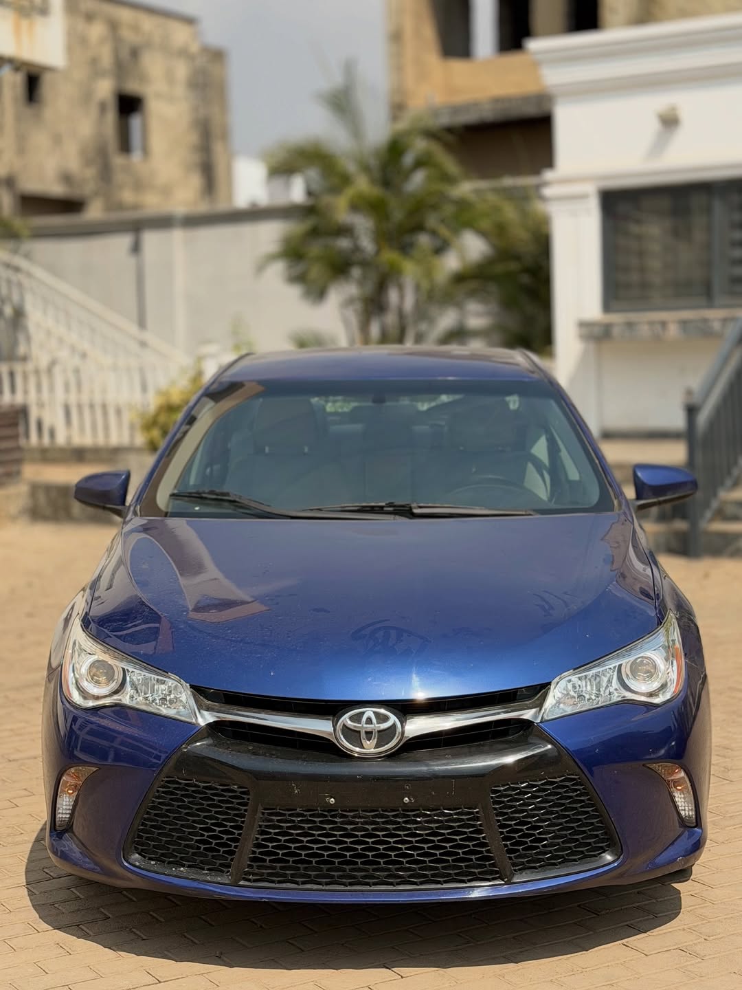 2016 Camry SE: Luxury Meets Value