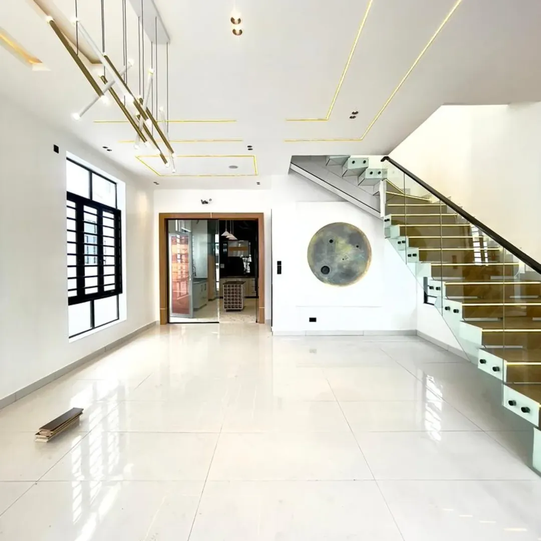Stunning 4-Bed Detached Home with BQ in Prime Lekki