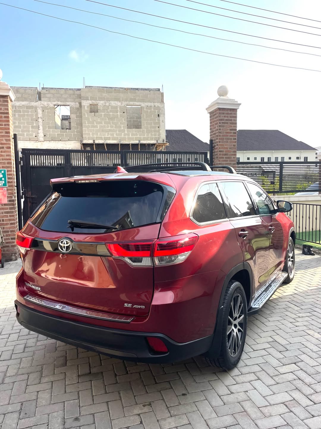 2017 Highlander SE AWD: Super Clean & Ready for Lekki