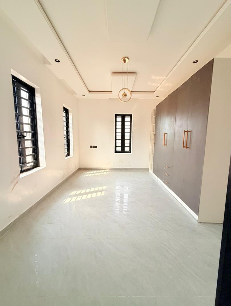 Elegant 5-Bed Duplex with BQ in Prime Ajao Estate