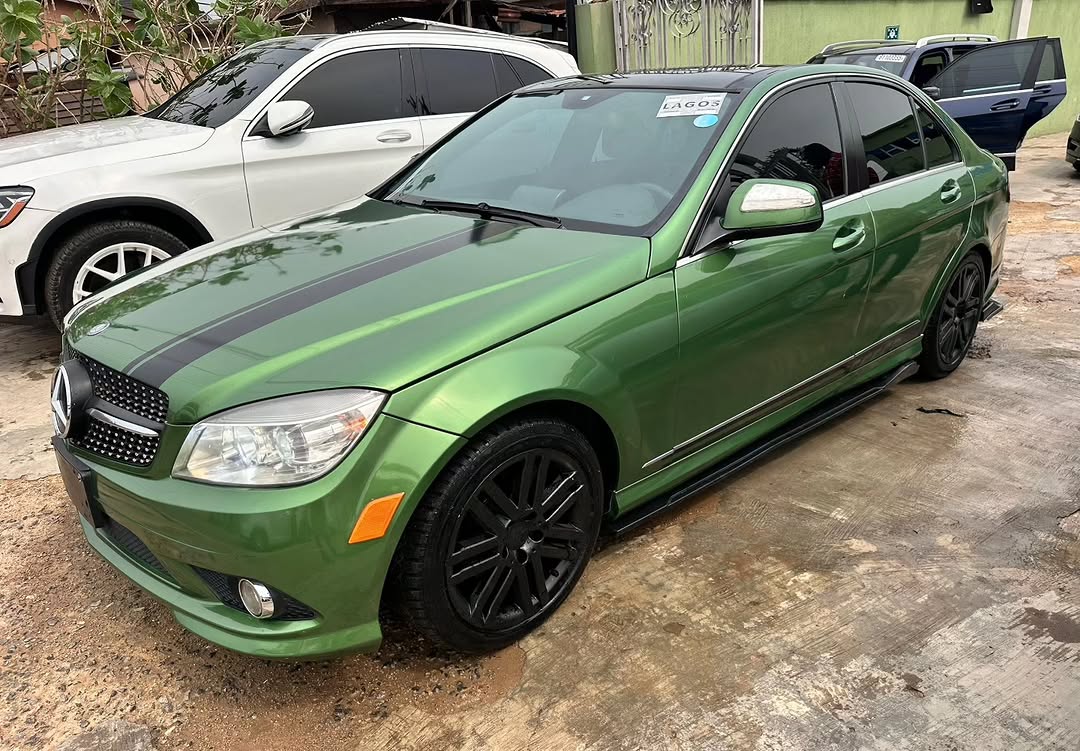 2009 Mercedes C300: Luxury & Value for 7m