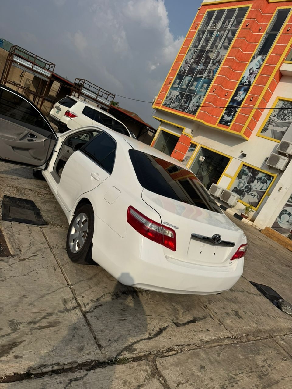 2009 Toyota Camry: Fuel-Efficient & Ready to Drive