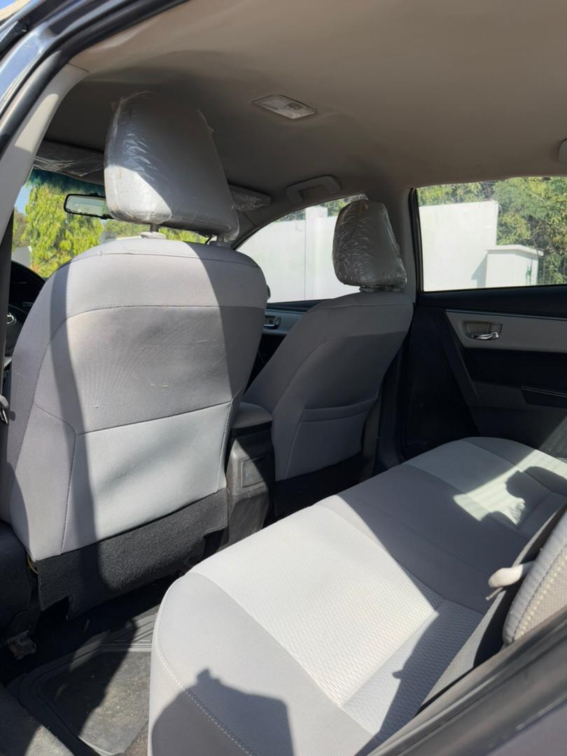 2016 Toyota Corolla LE: Super Clean & Original Papers