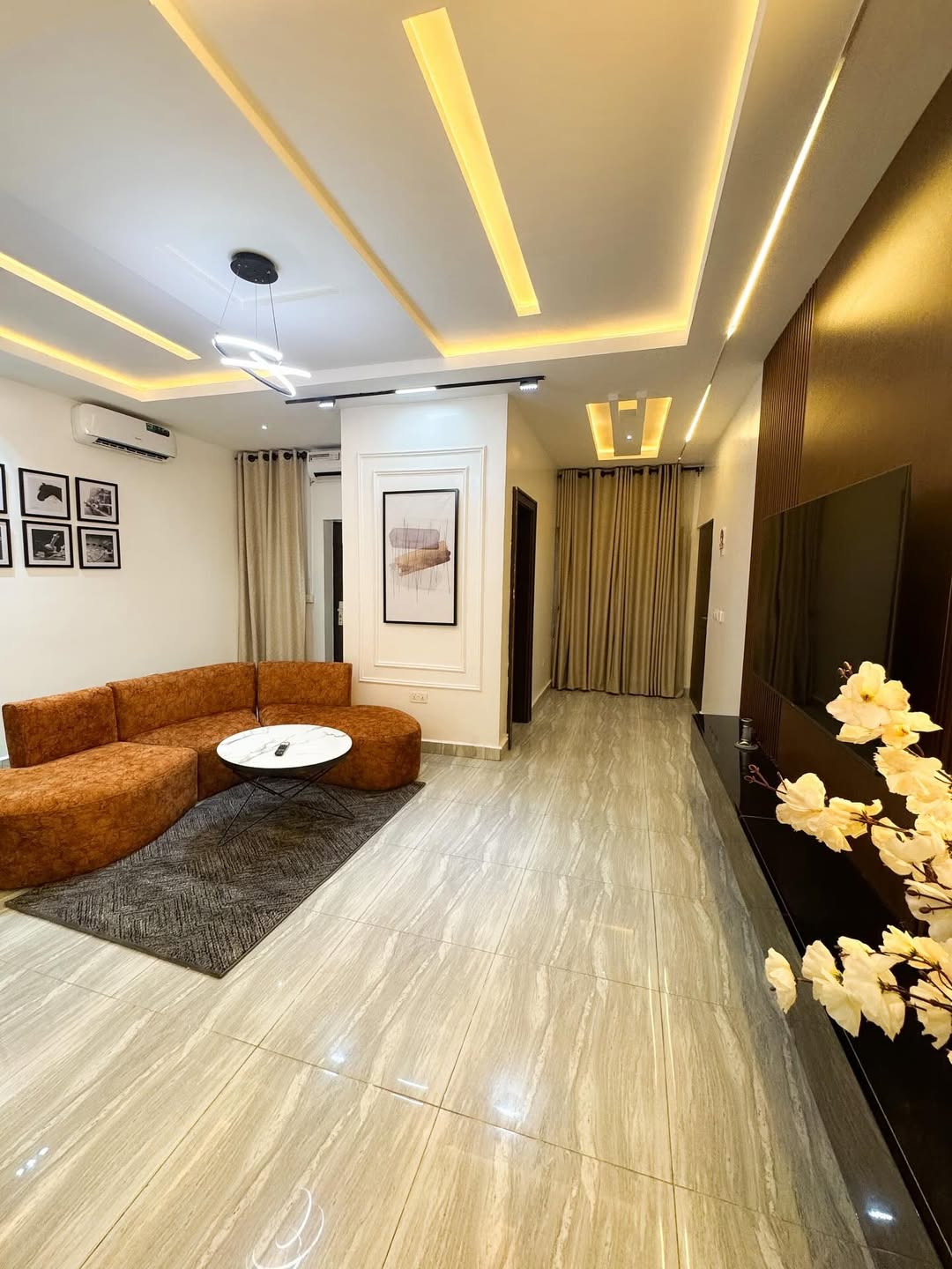 Jahi’s Premier 2BR Haven: Stay Connected, Stay Secure