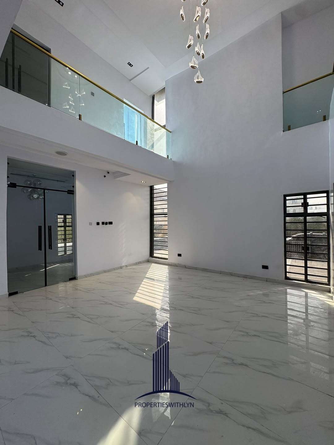 Stunning 5-Bed Duplex with Pool & Jacuzzi in Lekki