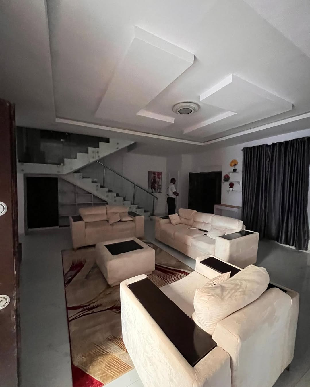 5-Bed Lekki Maisonette: Modern Family Haven