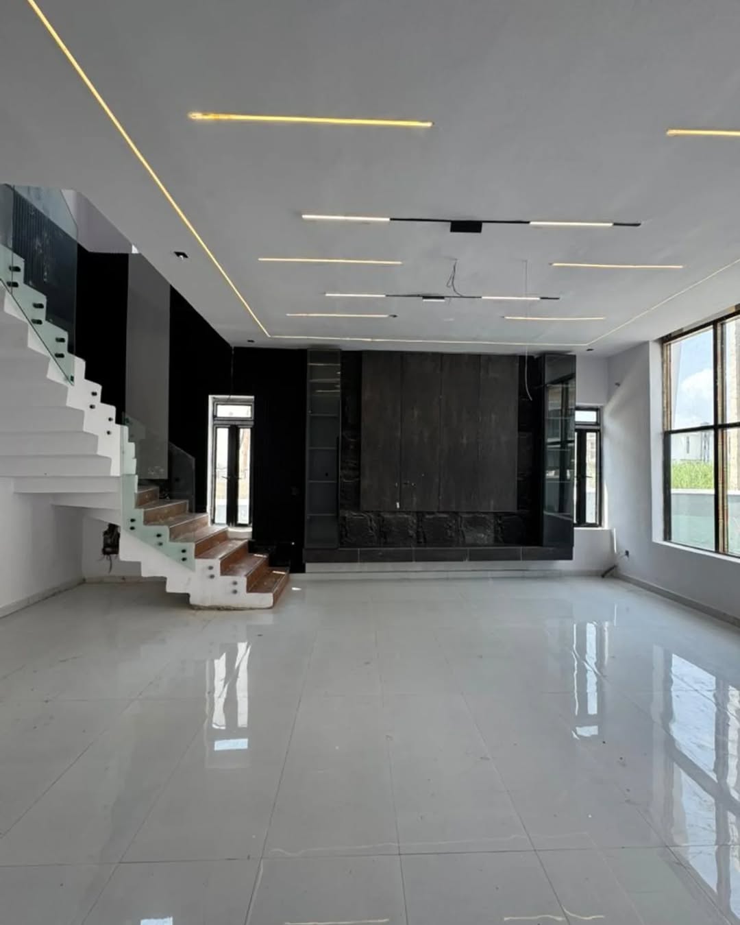 Luxury 4-Bed Duplex with Pool & Gym in Ajah