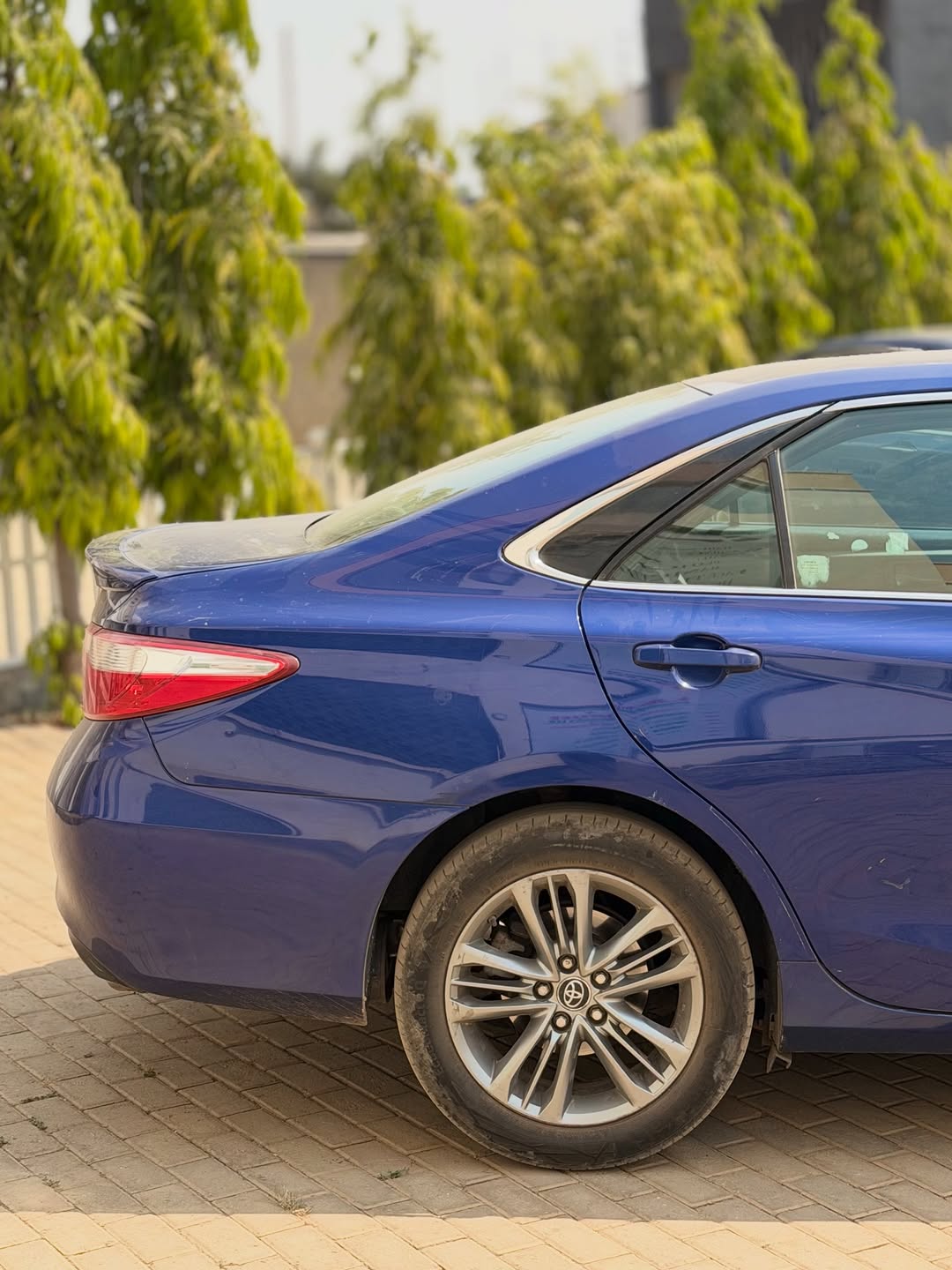 2016 Camry SE: Luxury Meets Value