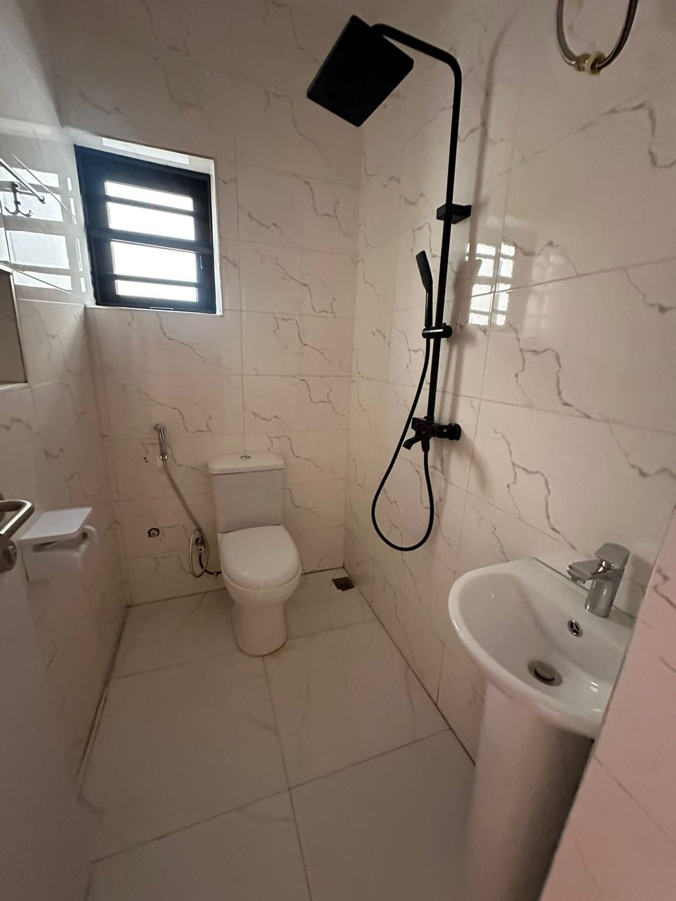 Your Dream Family Haven: Spacious 4-Bed Duplex in Lugbe