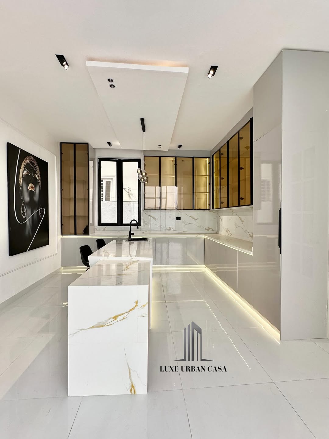 Chevron’s Ultimate 5-Bedroom Oasis with Pool & Gym