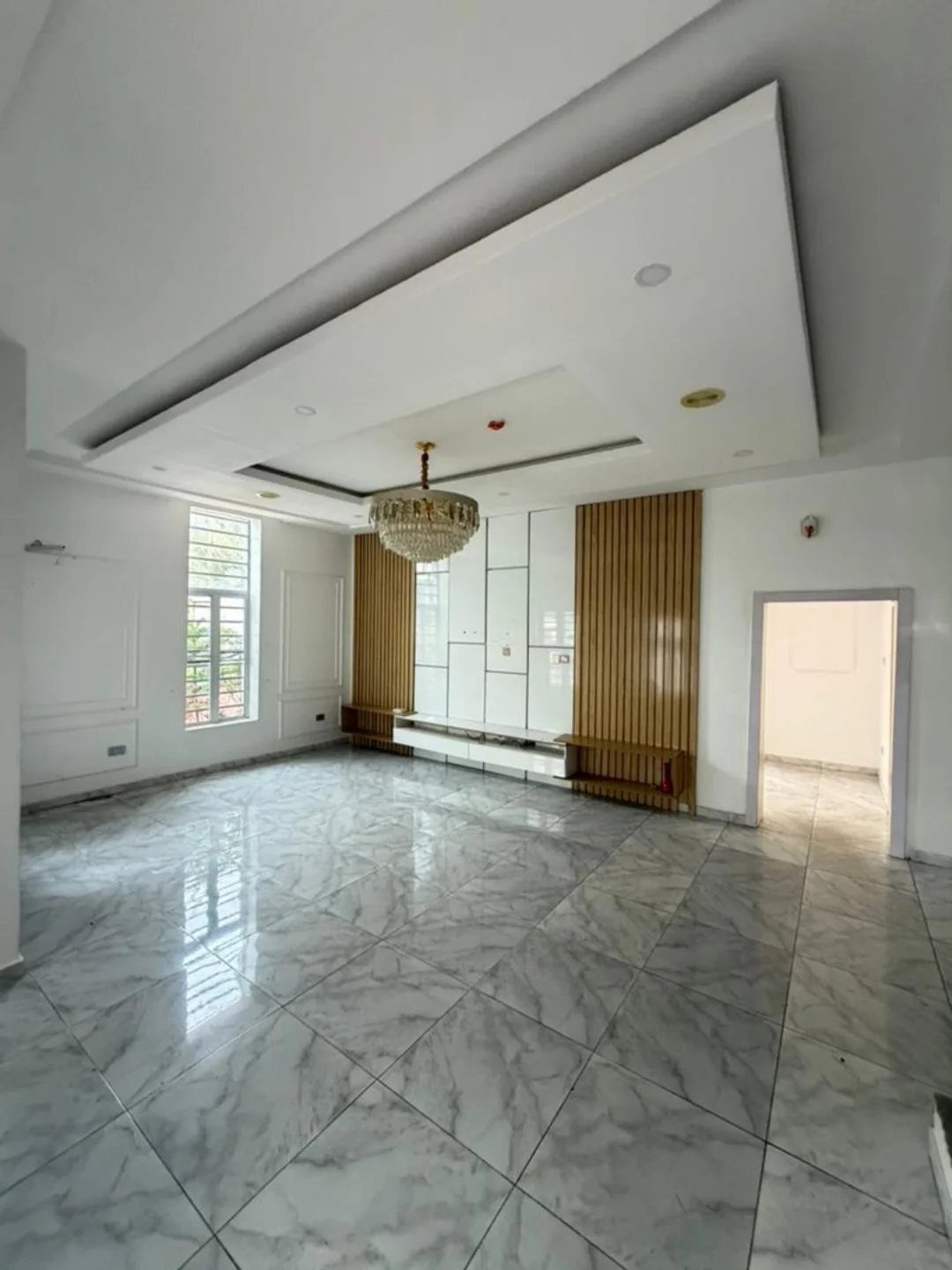 Opulent 5-Bed Duplex with Resort-Style Pool in Lekki