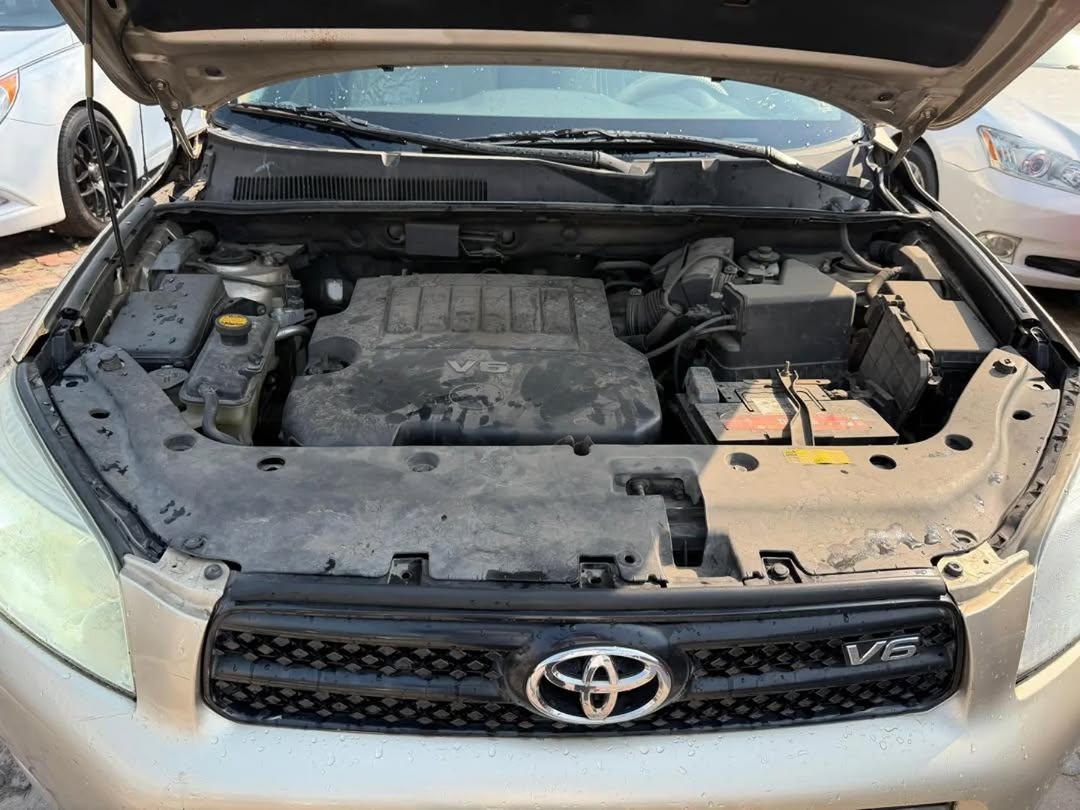 2007 RAV4: Perfect Gear, Leather & Rims. 8.9M