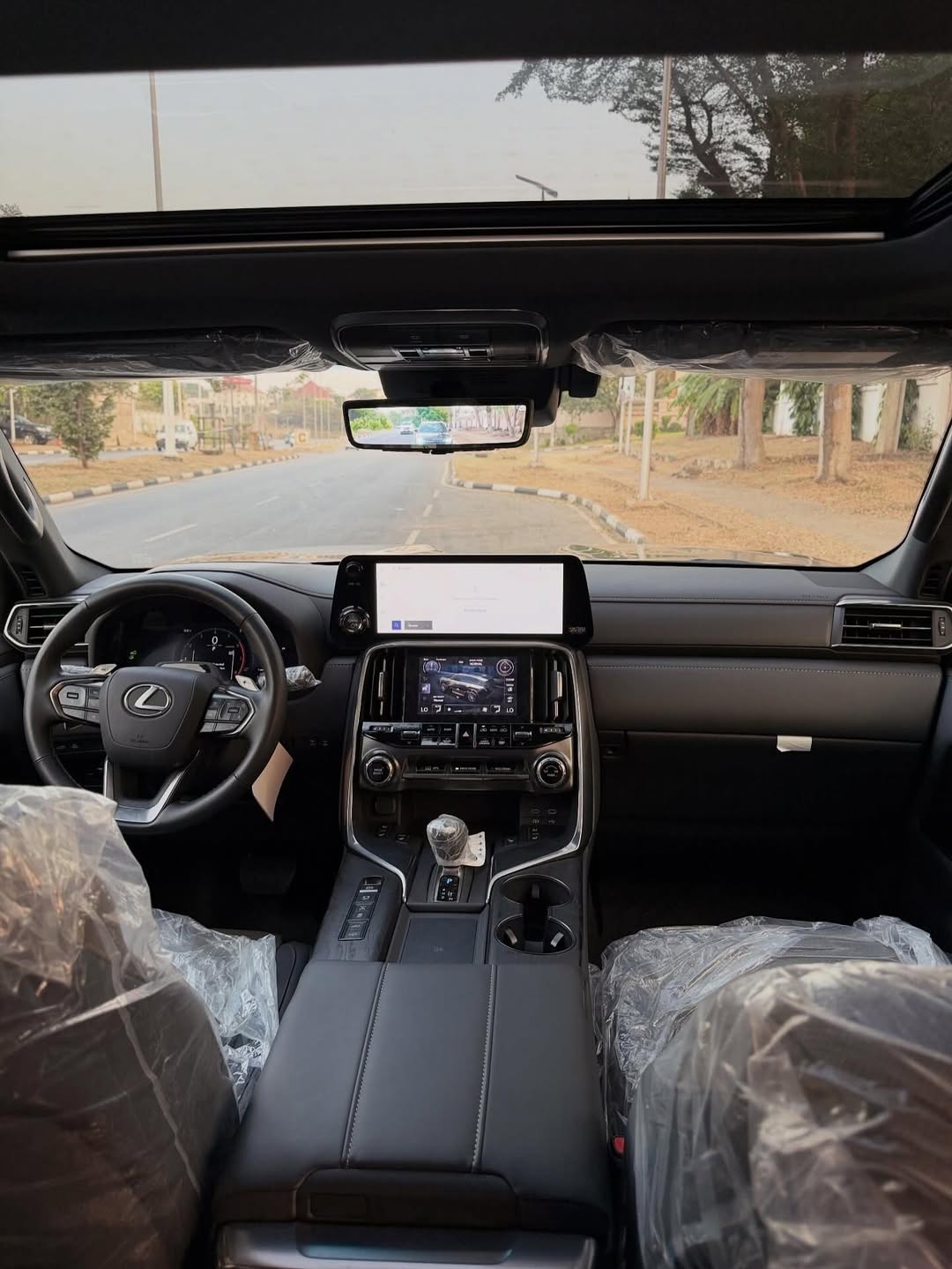 2025 Lexus LX700h: 457HP Hybrid Luxury SUV