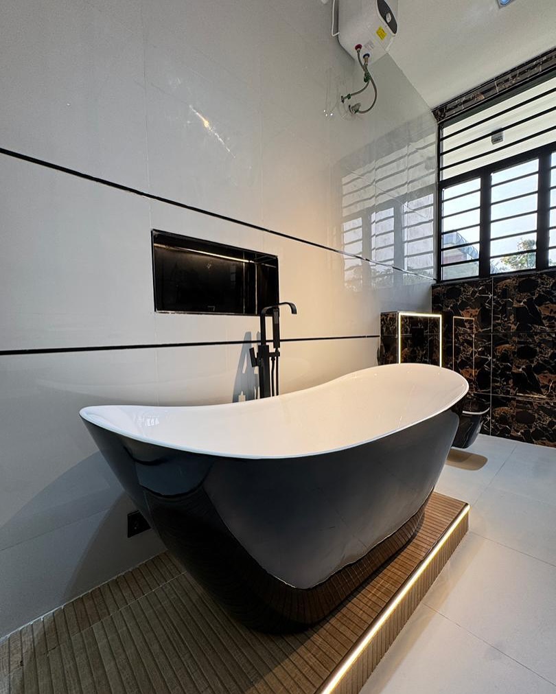 Ultimate 5-Bed Cinema & Pool Estate in Lekki