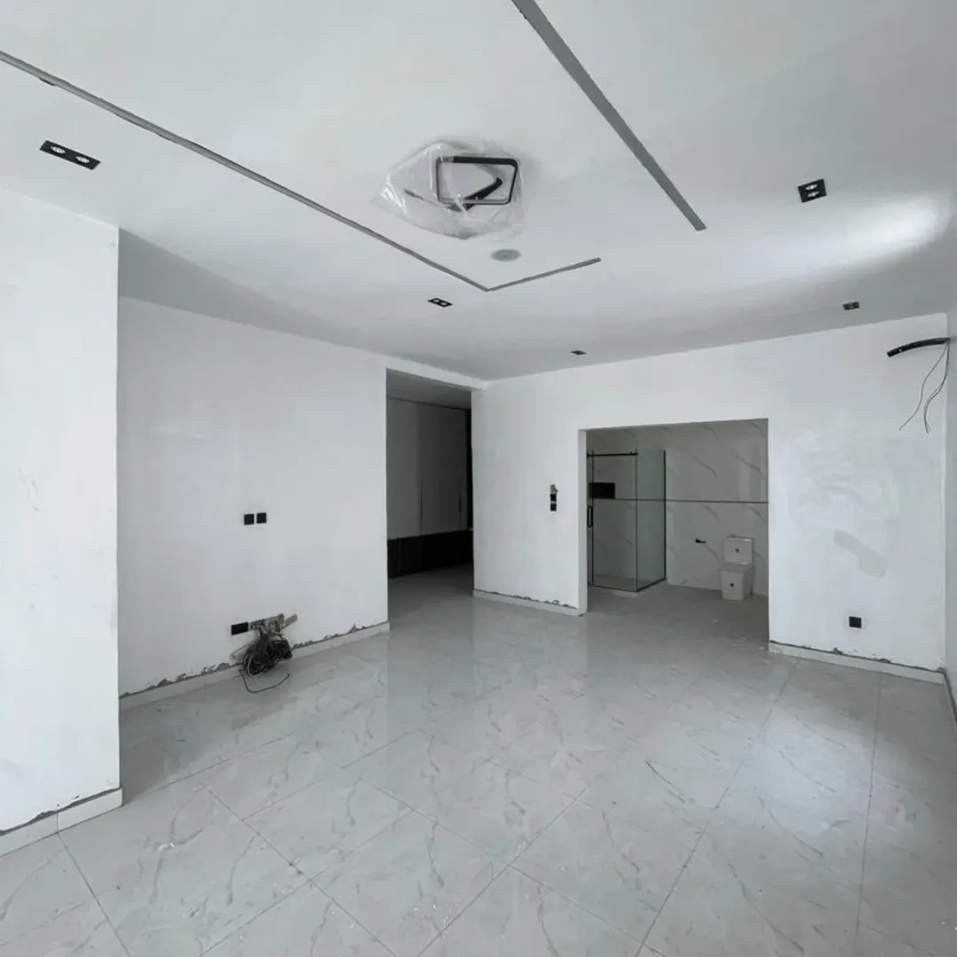 Lagos Luxury: 5-Bed Masterpiece with BQ in Chevron