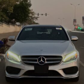 Luxury AWD Mercedes C400: Duty-Paid & Ready