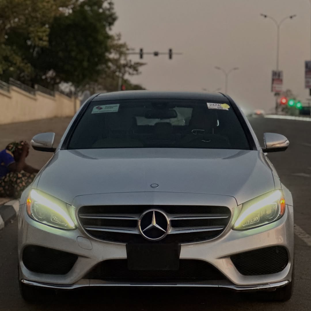 Luxury AWD Mercedes C400: Duty-Paid & Ready