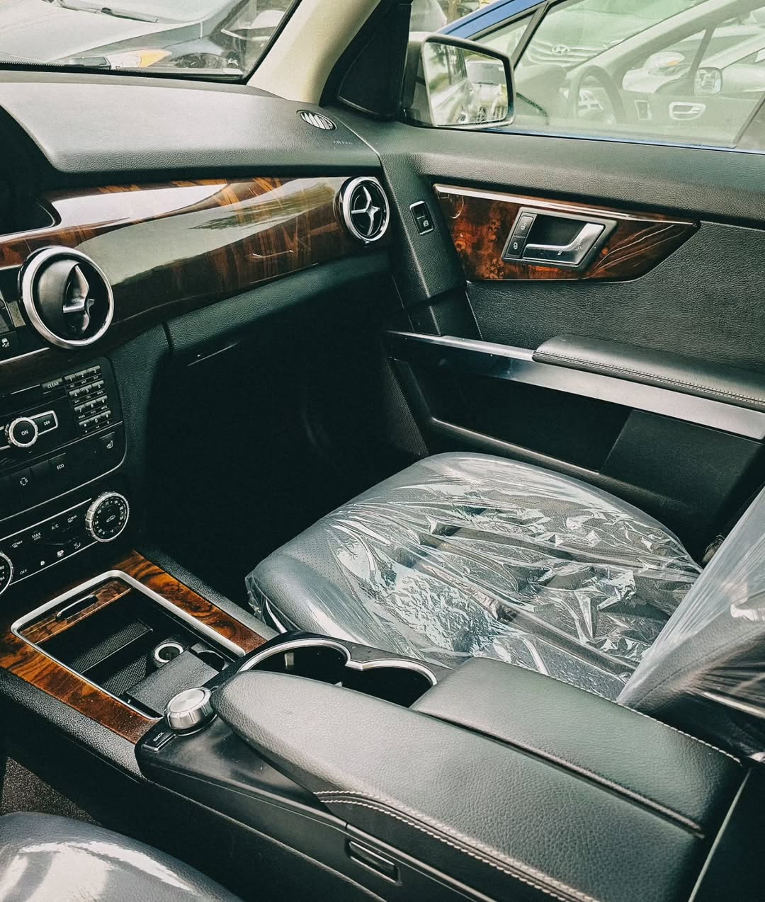 Luxury Drive: 2016 Mercedes GLK350, 26M