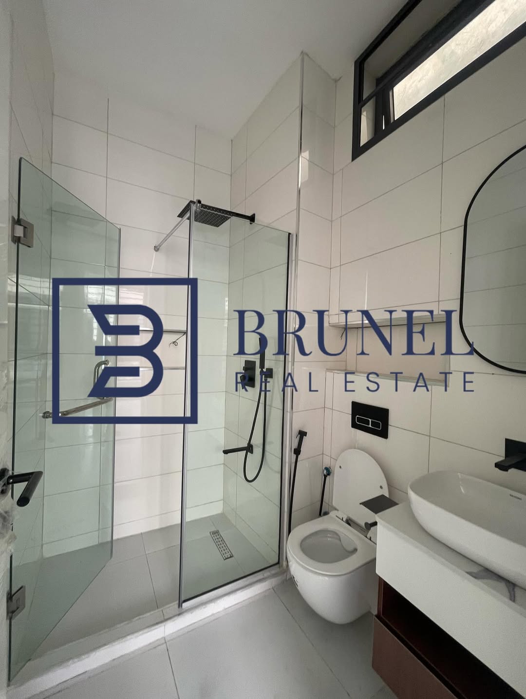 Lekki Oasis: Spacious 2BR with Pool & Gym