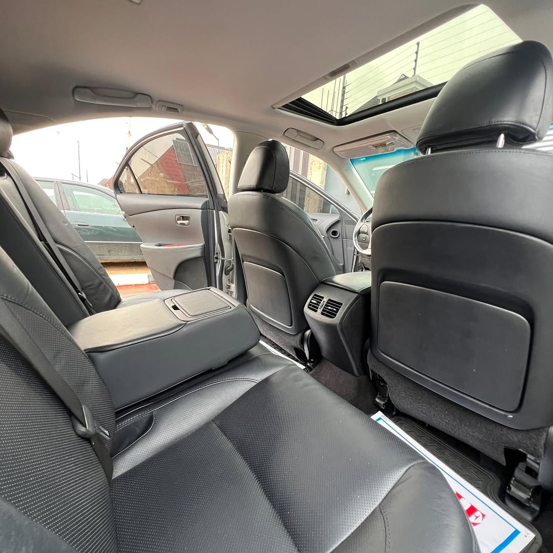 Immaculate 2008 Lexus ES350: Rare & Loaded