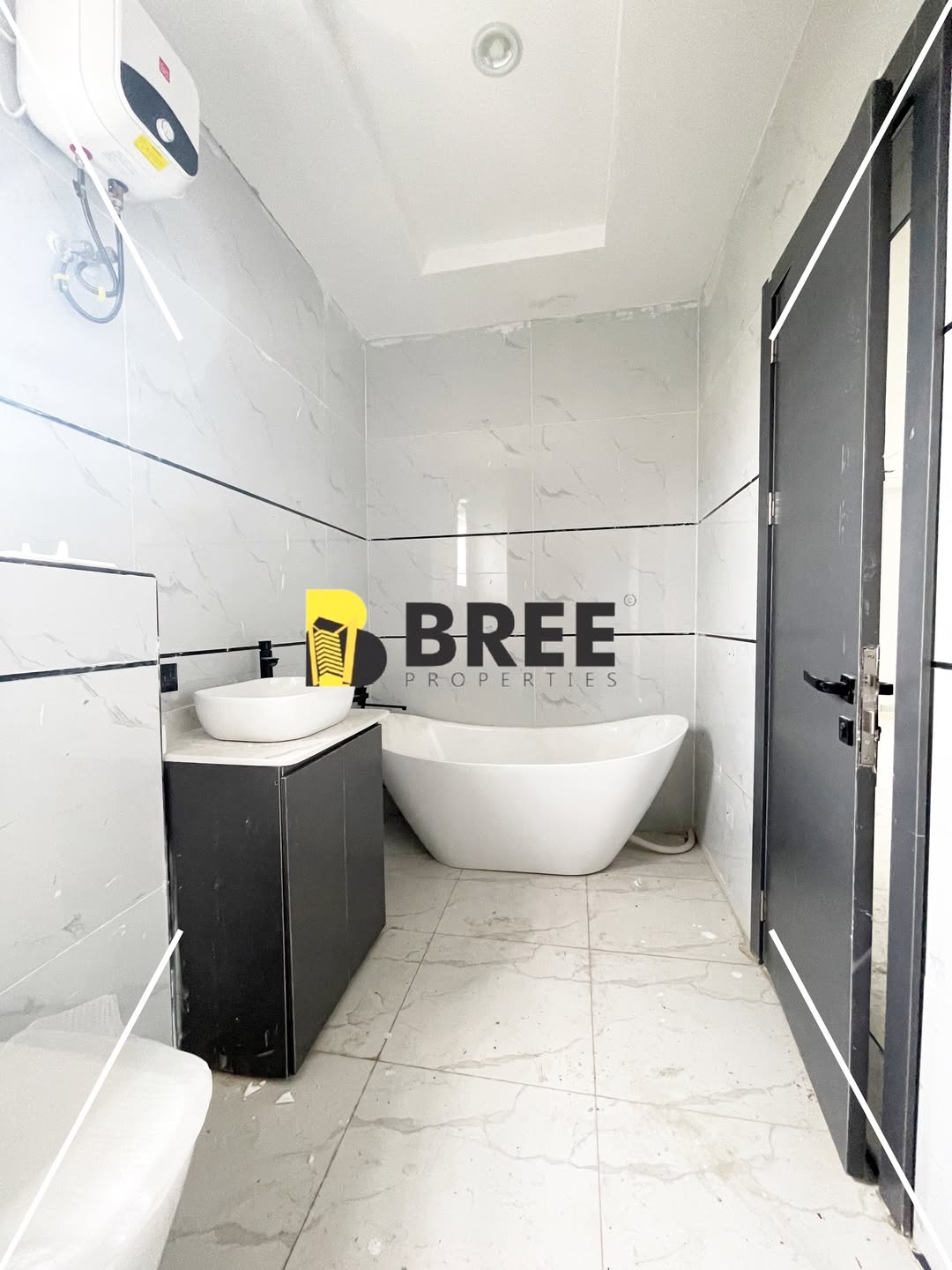 Opulent 5-Bed Ikota Estate Haven | N400M