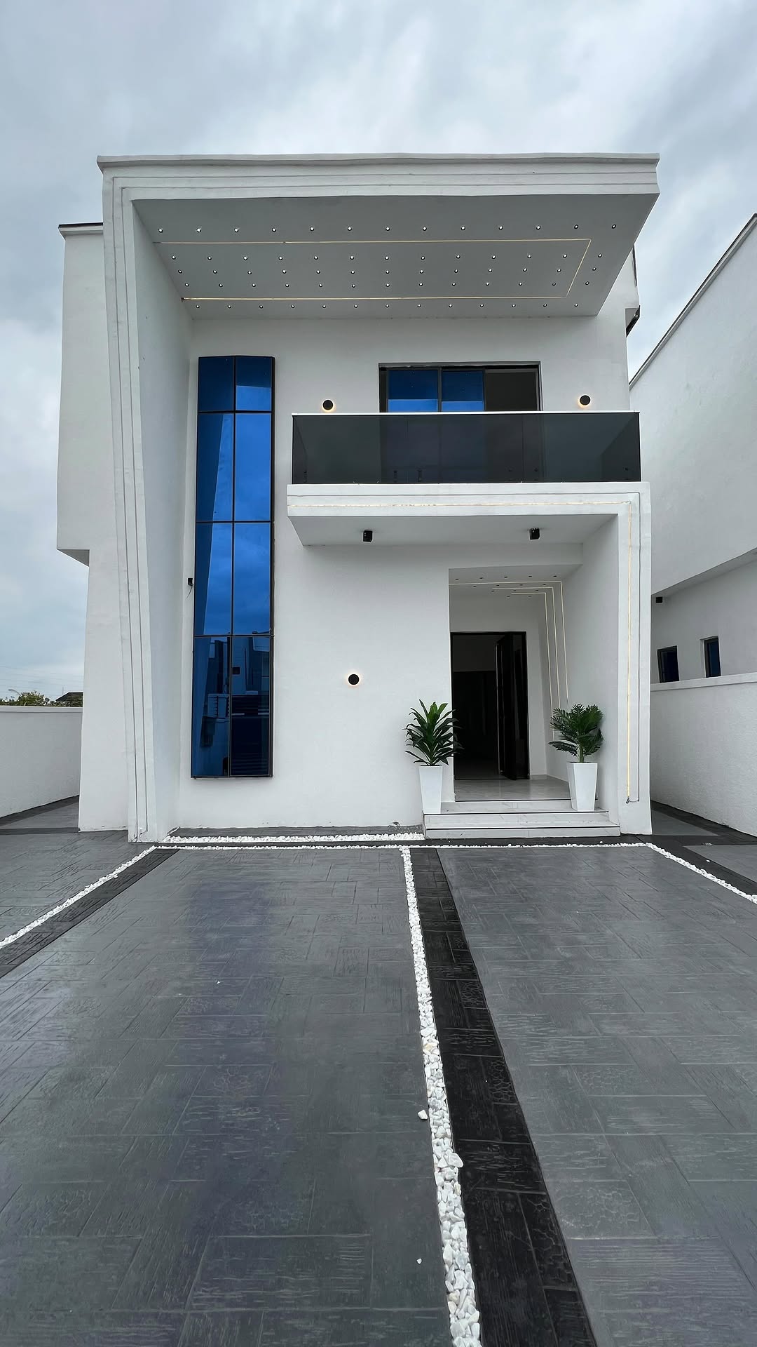 Brand New 5-Bed Smart Home with Pool in Ikota