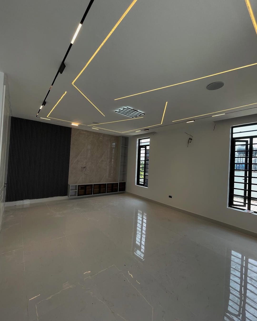 Lekki Phase 1 Palace: 5-Bed Duplex with Cinema & Pool