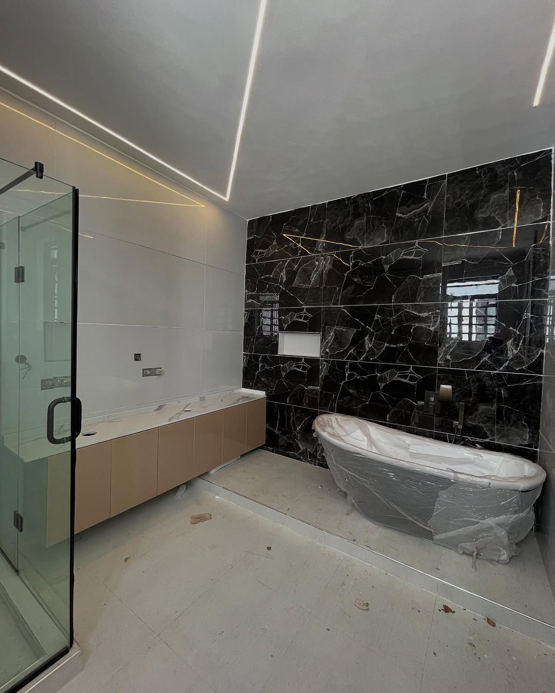 Lekki Phase 1 Palace: 5-Bed Duplex with Cinema & Pool