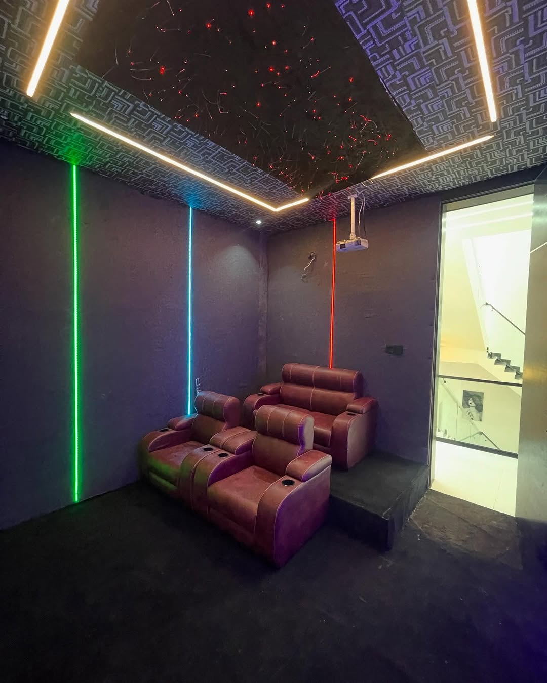 Serene Chevron Estate Gem: 6BR Duplex with Cinema & Pool