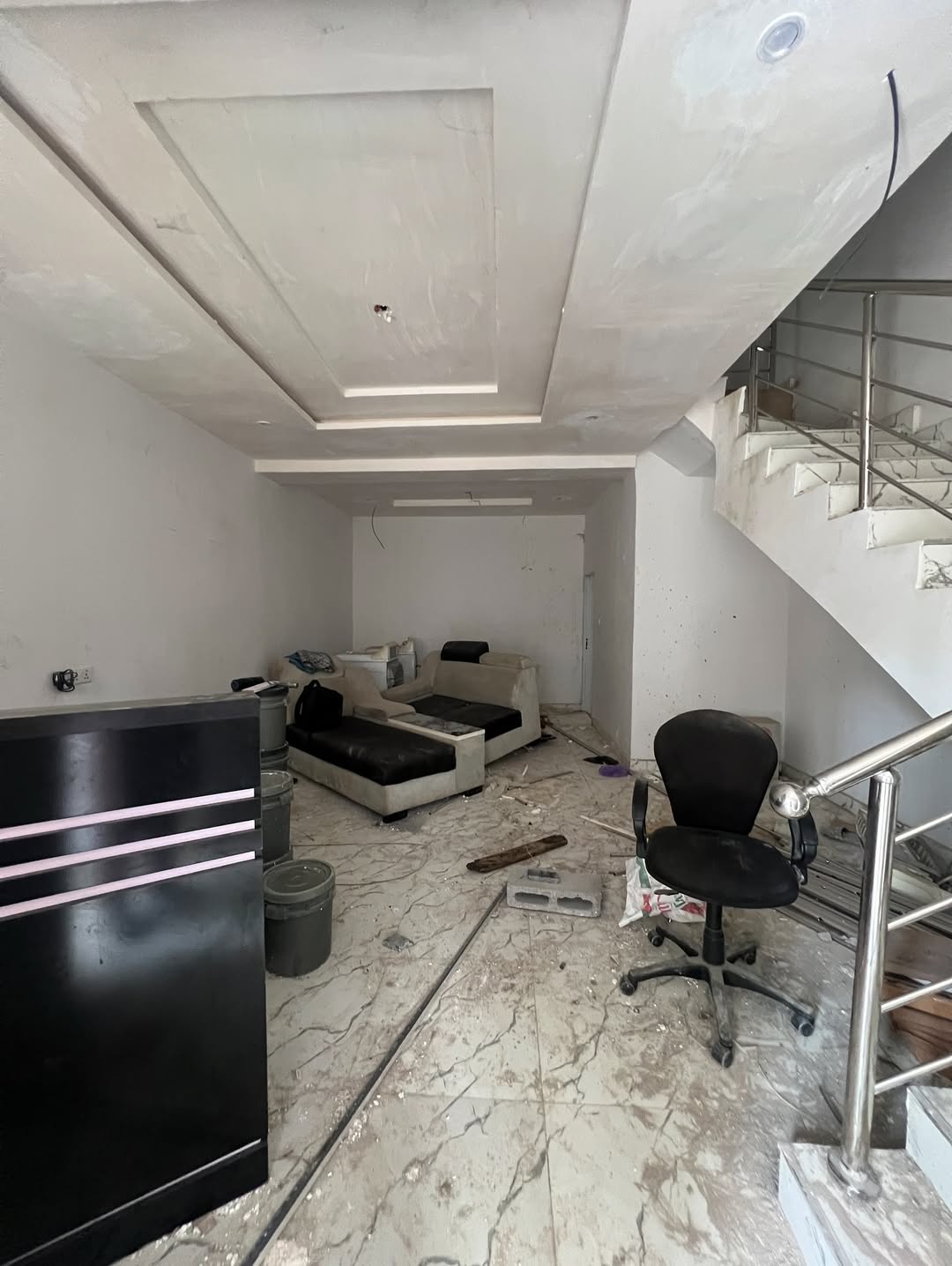 Serene Estate Haven: 4-Bed Duplex with 24/7 Luxury