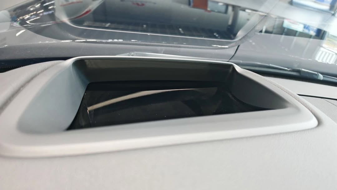 Luxury Redefined: 2022 Range Rover, Pristine & Powerful