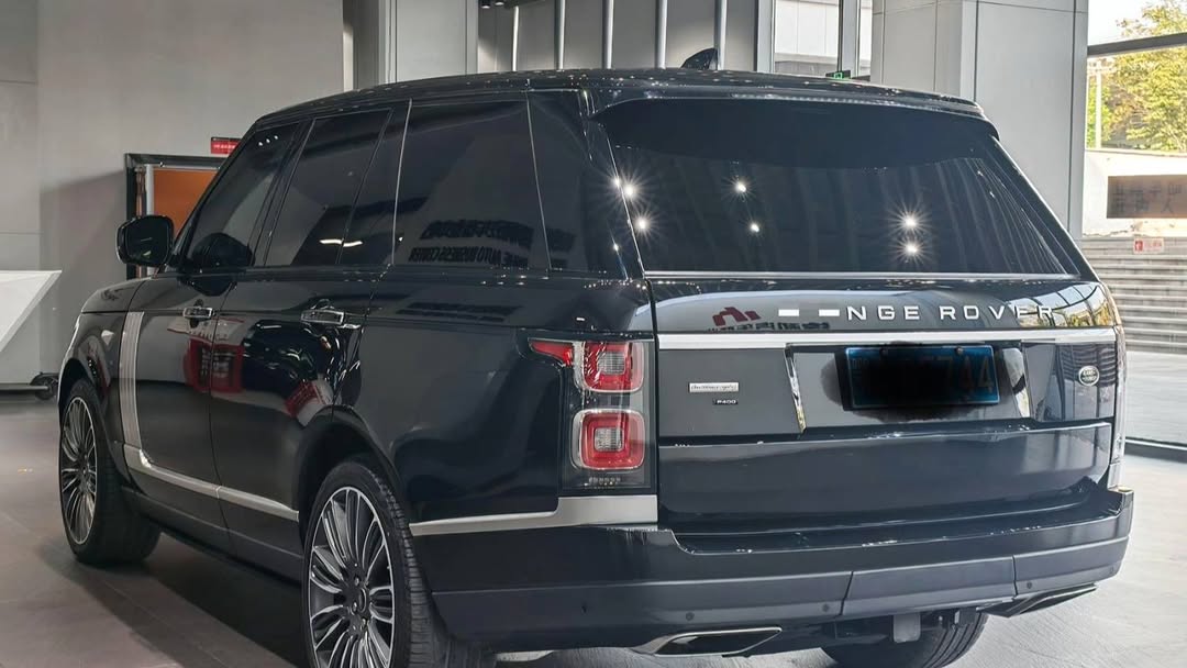 Luxury Redefined: 2022 Range Rover, Pristine & Powerful